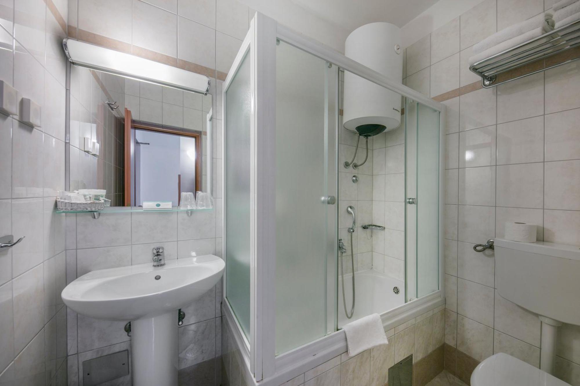 Apartments Punta Veli Lošinj الغرفة الصورة
