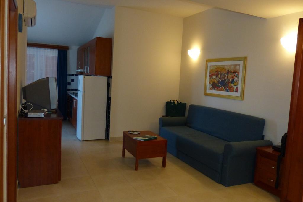 Apartments Punta Veli Lošinj الغرفة الصورة